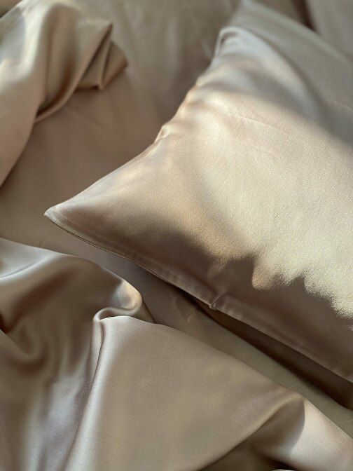 Amara® Premium Mulberry Silk Bedding